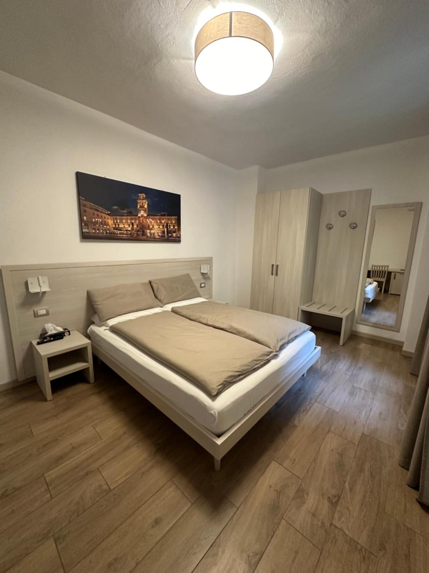 فندق Residenza Pezzani بارما المظهر الخارجي الصورة