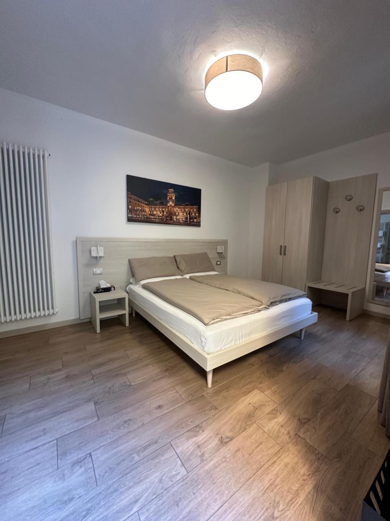 فندق Residenza Pezzani بارما المظهر الخارجي الصورة